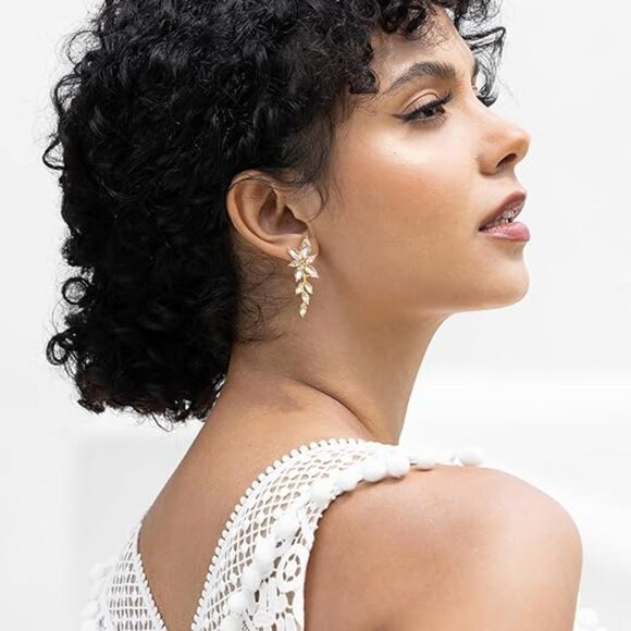 Neiman Marcus Rhinestone Drop Marquise Cubic Zirconia Bridal Earrings - Picture 2 of 4